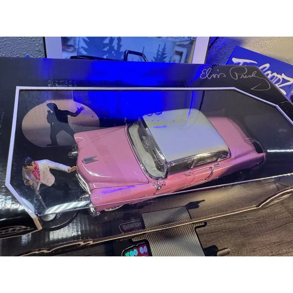 Jada 1/24 Elvis Presley 1955 Cadillac Fleetwood with figure